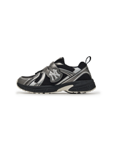 TRACK RUNNER